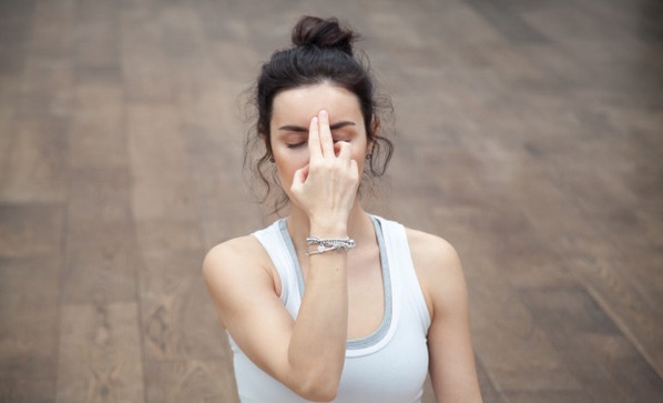 Respirazione Yoga a narici alternate: ricarica di ossigeno ed equilibrio